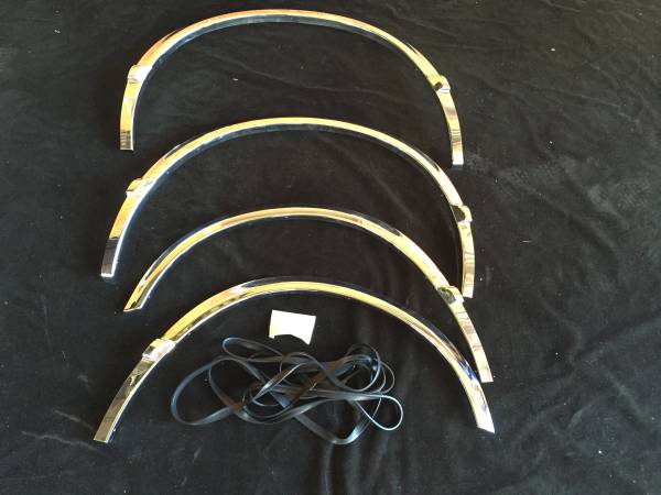 即決BMW E24 6シリーズ　クロームフェンダーモール　希少品 ④