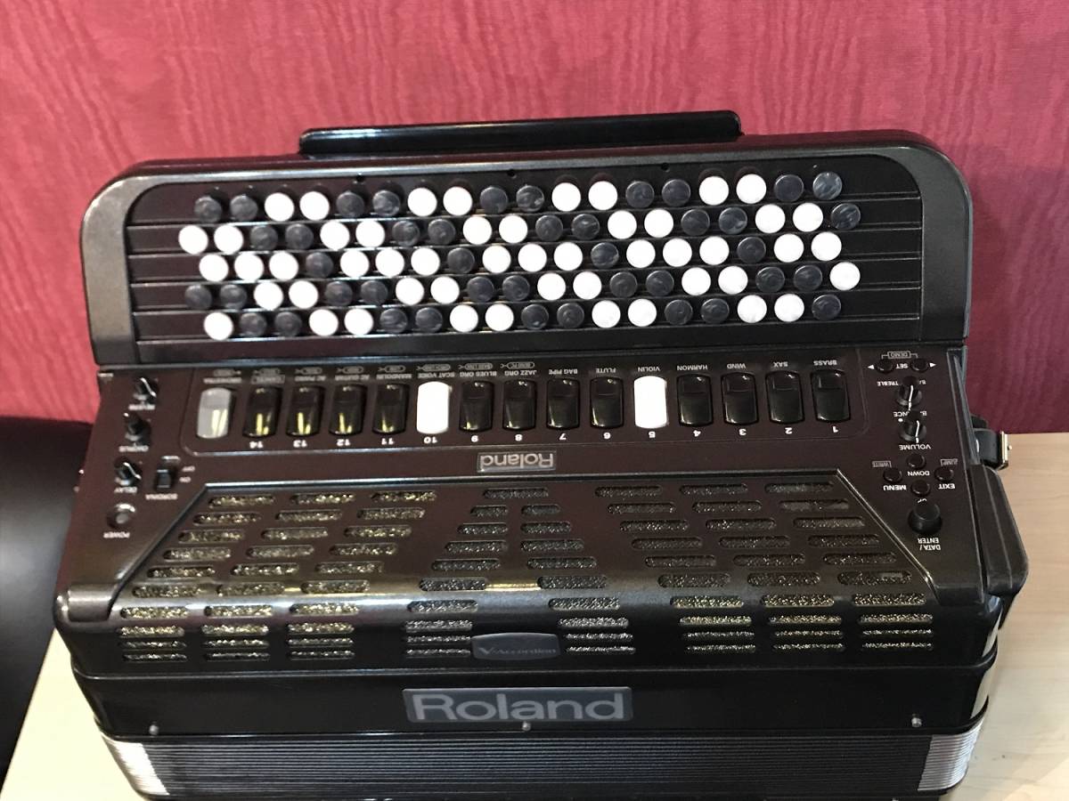 ☆最高級機☆Roland V-Accordion☆FR-7b 希少なボタン式☆V 