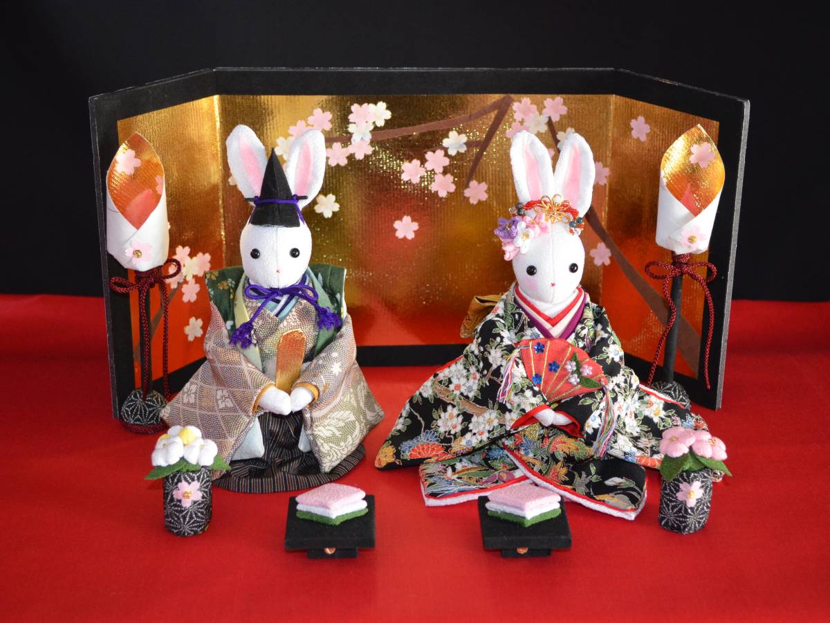 【うさぎの創作人形】ちりめん細工　うさぎの置物　（耳の上までで約40センチ） ちりめん細工 うさぎ 雛飾り 創作人形 うさぎ雛壇飾り ハンドメイド