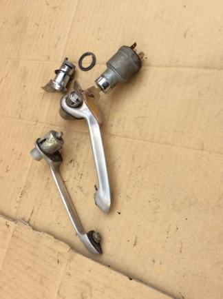 ホンダN360 ホンダN360のキーセット中古です。 トランクキーセット 鍵