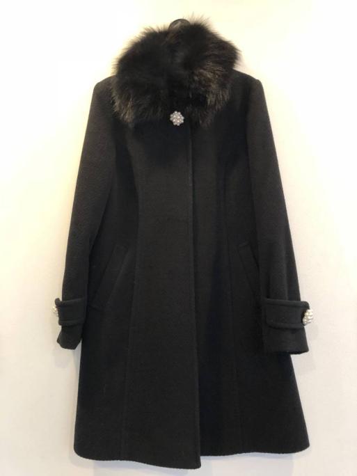 新品】 セシルマクビー//CECIL McBEE ビジュー付き FOXファーコート 