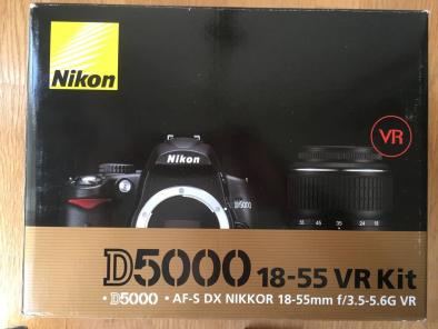新作入荷，得価 Nikon ニコン D5000 18-55 VR Kit レンズキット ショット数少なめ(ニコン)｜売買されたオークション情報、yahooの商品情報をアーカイブ公開 - オークファン ニコン
