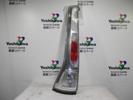 セレナC25左テールランプ