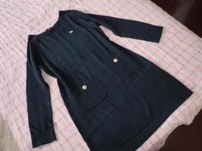 ★バーバリーブルーレーベル★サイズ38　コットンニット　紺色　ニットワンピース　後ろファスナー付　ロゴ刺繍付