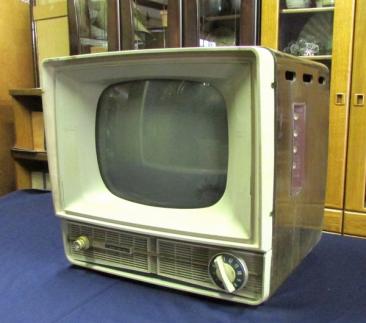 昭和レトロToshiba 真空管モノクロテレビ ⁄モデル14SA形 Yahoo TOSHIBA