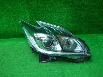 トヨタ ZVW30 プリウス 後期 右ヘッドライト ジャンク HS180307115