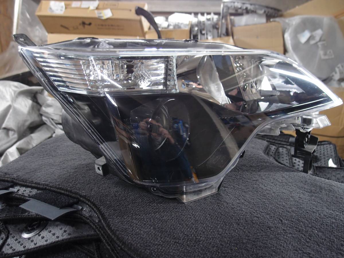 即決 HID NCP141 145 スペイド 右 ヘッドライト KOITO 52-261 純正