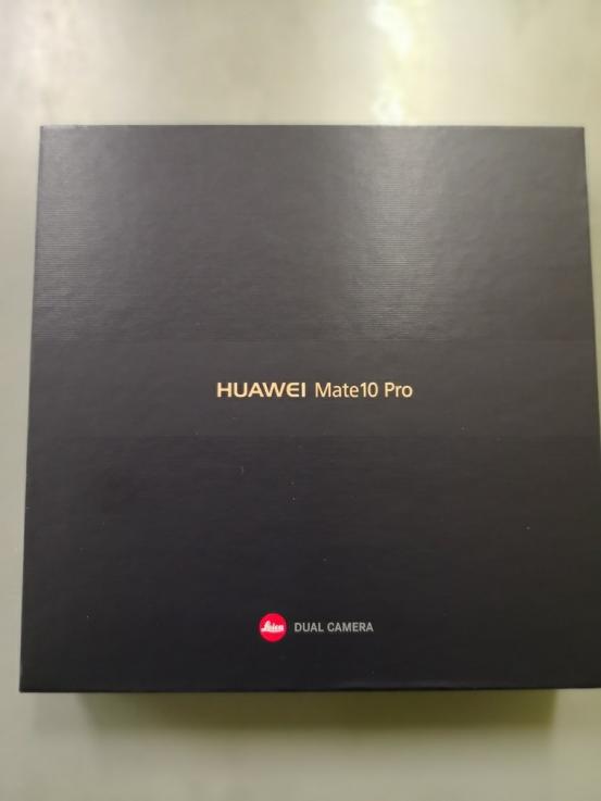 【ほぼ新品】写真がきれいに撮れる。Simフリー Huawei Mate10Pro　　
