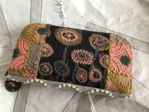  ハンドメイド ミナペルホネン ラウンドファスナー長財布 path forest tile tambourine(ミナ ペルホネン)｜売買されたオークション情報、yahooの商品情報をアーカイブ公開 - オークファン ミナ ペルホネン