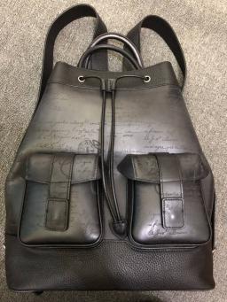 Berluti 17 18aw Horizon レザーバックパック Black リュックサック デイパック 売買されたオークション情報 Yahooの商品情報をアーカイブ公開 オークファン Aucfan Com