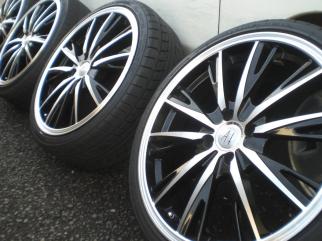 ファンカーゴ外しアネーロ18インチ4穴PCD100！ブラック&ポリッシュ、205/35R18＆215/35R18サマータイヤ付4本セット【中古】