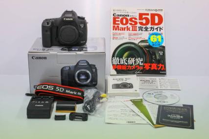 Canon EOS 5D Mark III 本体とレンズ グリップセット Canon EOS 5D Mark Ⅲ ＋ おまけ 5D Mark III グリップセット 本体と
