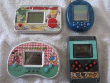 ゲームウォッチ ポケットクラブ 4個セット ドラゴンボール ミッキーマウス スペースインベーダー ポケットボーイ 当時品 レア おもちゃ ゲーム 売買されたオークション情報 Yahooの商品情報をアーカイブ公開 オークファン Aucfan Com