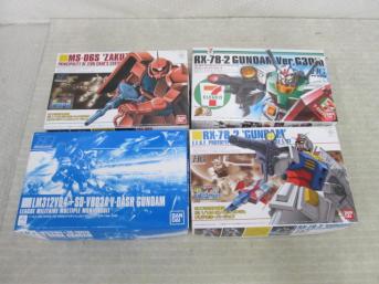 HGUC他 1/144 RX-78-2 ガンダム Ver.GFT セブンイレブンカラー，シャア専用ザク エクストラフィニッシュバージョン 他 セット