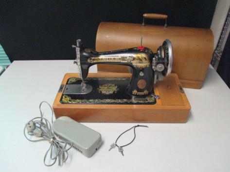 シンガー　SINGER 足踏み　ミシン台　　家具　レトロ　アンティーク レトロなSINGER ミシン ヴィンテージ Singer ミシン シンガー社 足踏み