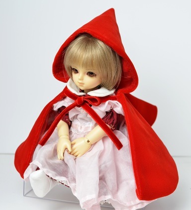 スーパードルフィーの幼SDサイズドール用の赤マント ハンドメイド_1