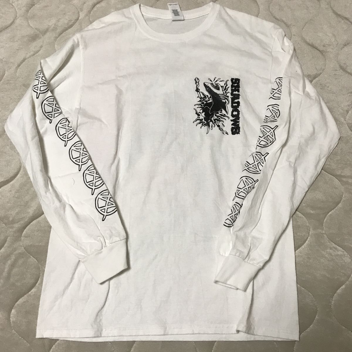 shadows Tシャツ