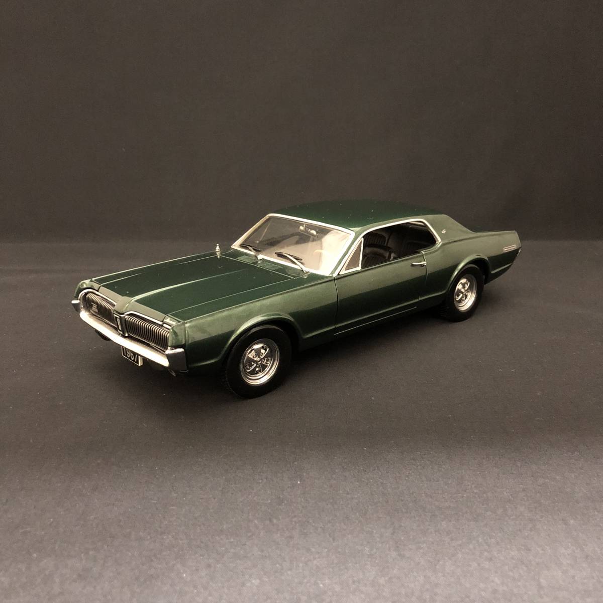 最新作，人気SALE MERCURY COUGAR Xr7 1967 SunStar1/18 1967年モデル マーキュリー クーガーXr7 メタリックグリーン 展示台付(サンスター)｜売買されたオークション情報、yahooの商品情報をアーカイブ公開 - オークファン サンスター