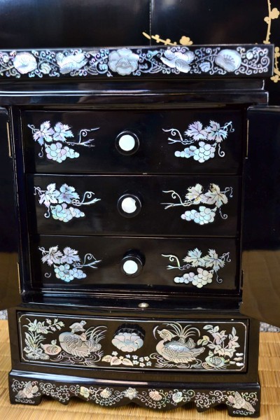 蔵出し品 唐木の椅子と机のセット 中国宮廷 紫檀 花梨 箪笥 骨董品 古