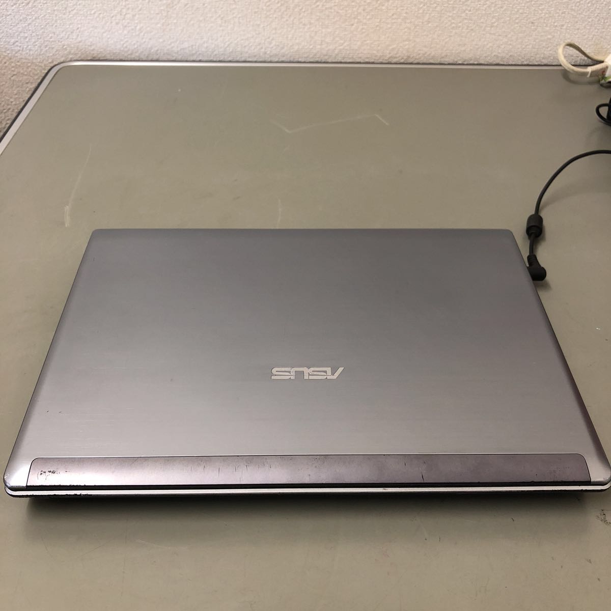 Asus 高性能で省電力なASUSのモバイルノート「U30Jc」速攻フォト 