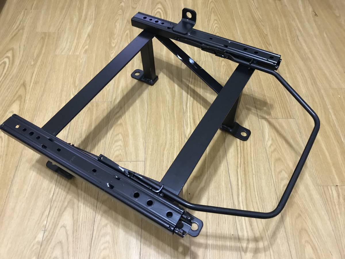 デリカスペースギア Pa Pf4 5 6 8w用 シートレール Bride Rh 運転先側 レカロsr３にも 三菱用 売買されたオークション情報 Yahooの商品情報をアーカイブ公開 オークファン Aucfan Com