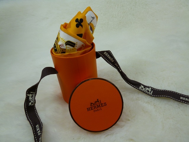 HERMES ツイリー トランプ柄 イエロー レア！新品☆HERMES☆ツイリー☆2018SS☆日本完売商品☆トランプ柄