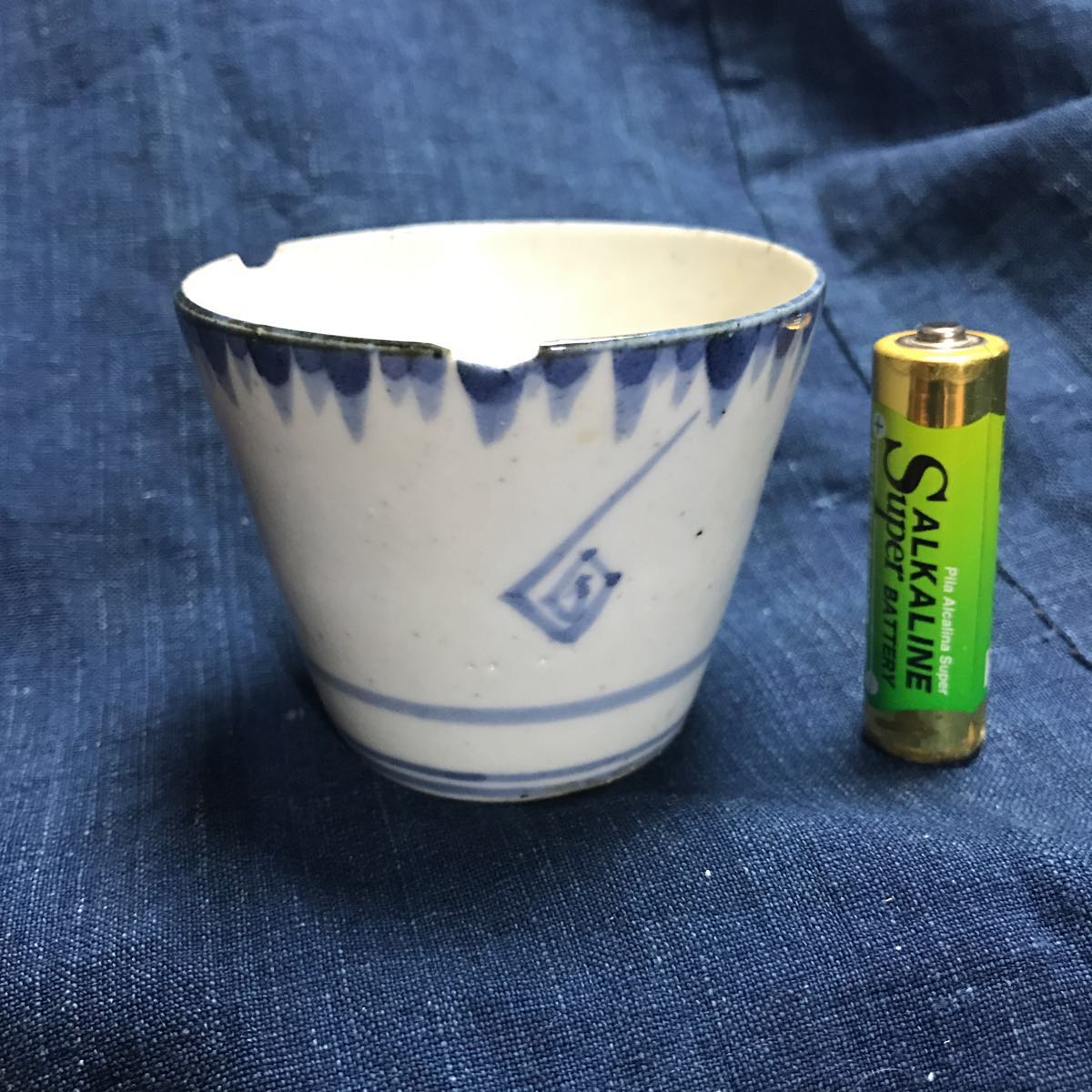 江戸前期 古伊万里 雨降り文 蕎麦猪口 底上げ、底厚 江戸前期 古伊万里 雨降り文 蕎麦猪口 底上げ、底厚 古伊万里 | 蕎麦猪口 -