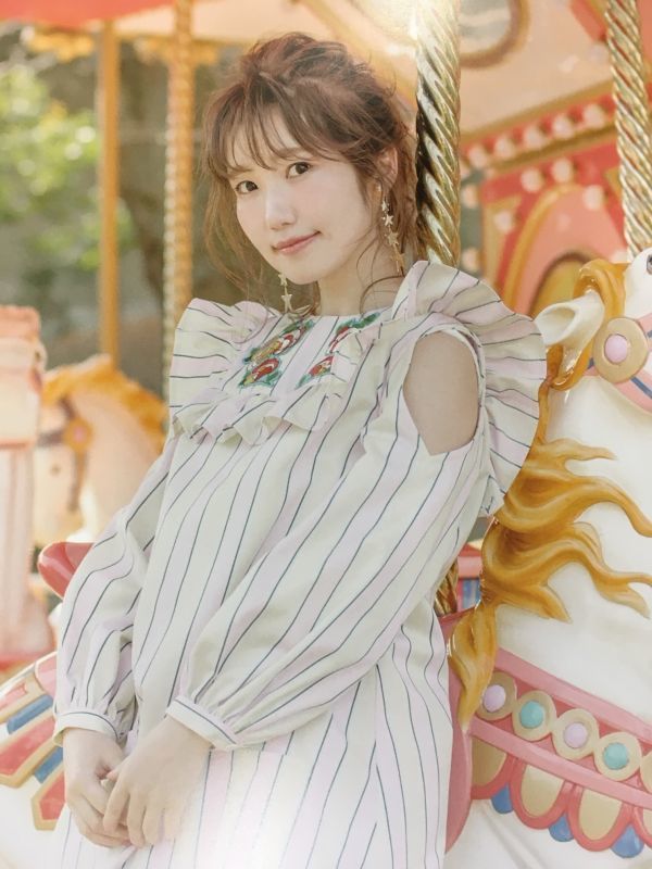 内田彩 2ndシングル So Happy 販促告知b2ポスター お前はまだグンマを知らない Edテーマ あ行 売買されたオークション情報 Yahooの商品情報をアーカイブ公開 オークファン Aucfan Com