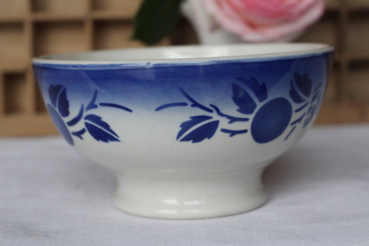 フランスアンティークBadonviller（バドンヴィレー）ブルーのツバメ柄