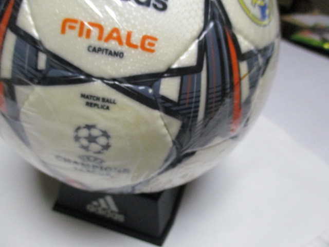 チャンピオンズリーグデザイン レアルマドリードサッカーボール4号