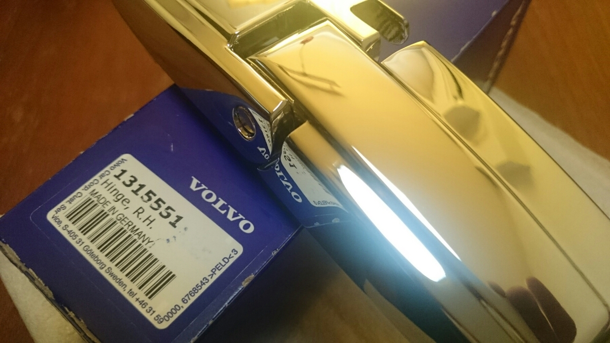 ボルボ240 純正新品テールゲイトヒンジ左右セット 【公式通販】