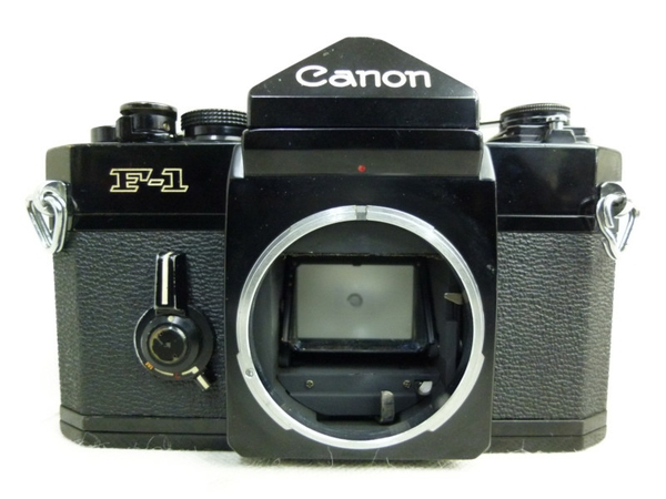 AE-1 50mm Canon 35mmフィルムカメラ 1:1.8レンズ付き キヤノンから