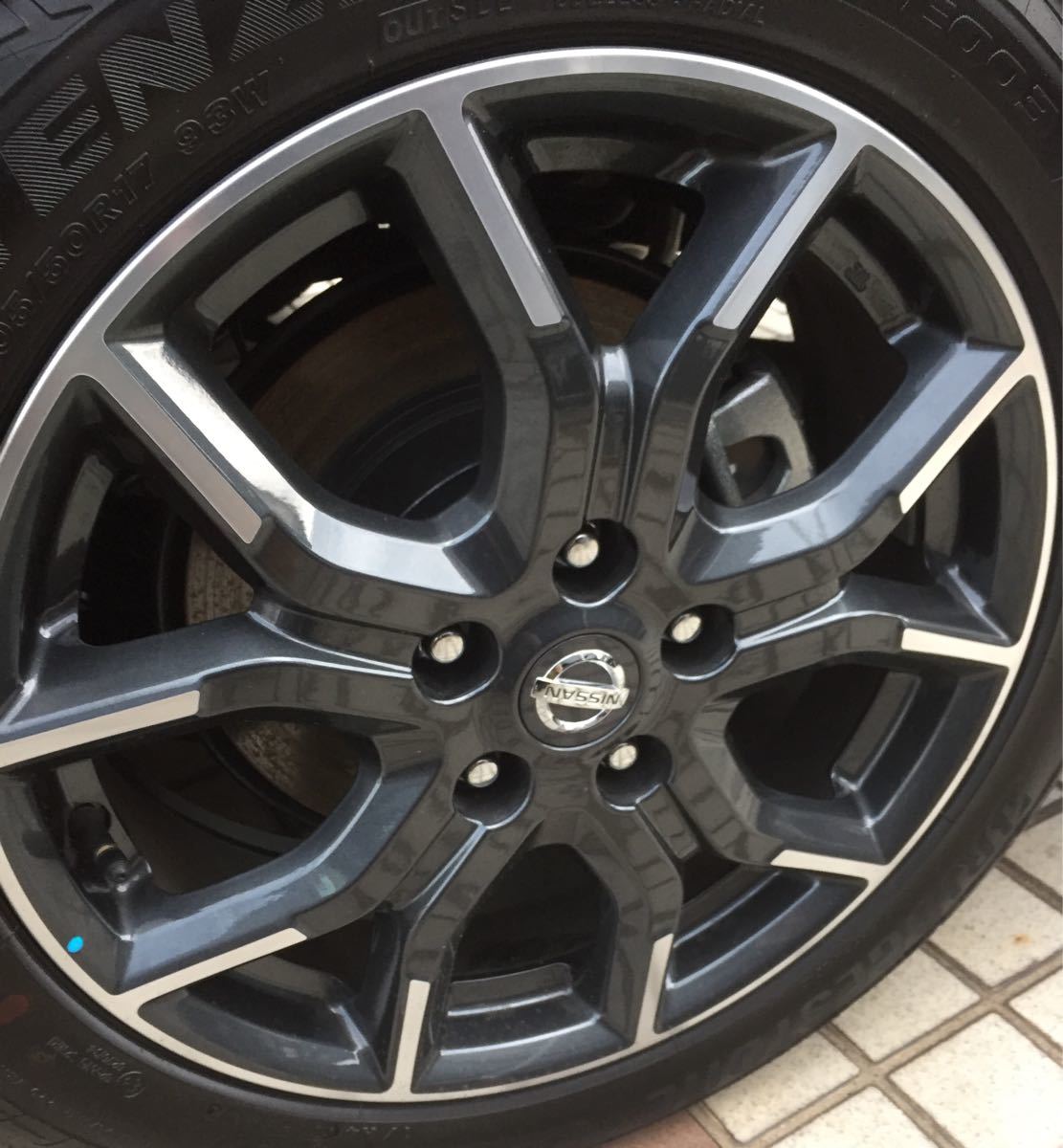 日産 セレナ ニスモ仕様 タイヤホイール4本セット ラジアルタイヤ 売買されたオークション情報 Yahooの商品情報をアーカイブ公開 オークファン Aucfan Com