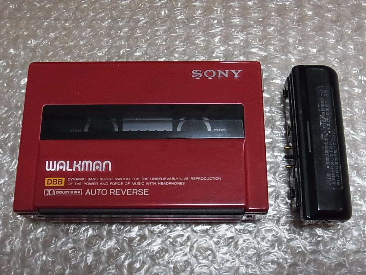 SONY ウォークマン WM-150 カセット　レトロ　廃盤 ジャンク即決 SONY カセットウォークマン WM-150 レッド☆乾電池ケース