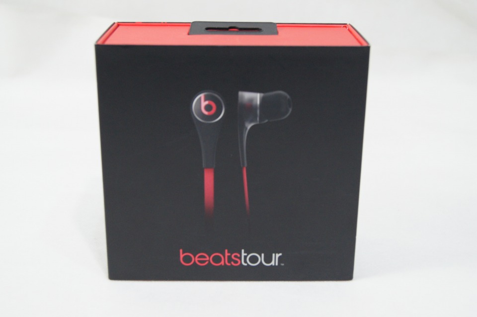 ■beats tour【美品】HDインイヤーヘッドフォン/黒赤ケース付/E by beats Beats 丈夫 収納ポーチ インイヤーヘッドホン使用レポート
