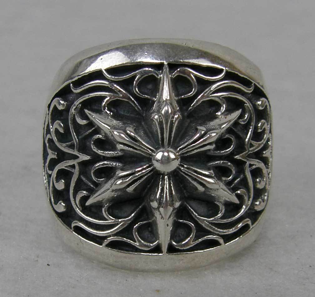 正規品CHROME HEARTS ☆クラシックオーバルSTARリング23号☆ クロム