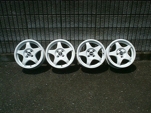 超希少！美品！深リム！ＯＺ レーシング！クロノ？軽カーやコンパクトカーにいかがですか？15X6.5J＋40 PCD100 4本セット！BBS SSR ジーノ