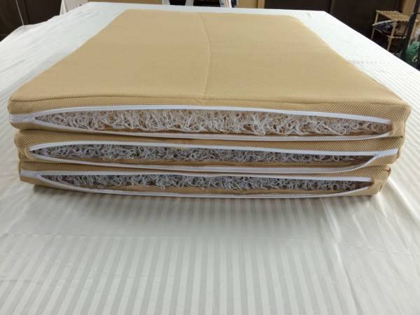 おまけ付き！！(*^^)v　三つ折り★ほんの少しの訳あり・・・(;´・ω・)　東洋紡ブレスエアーS寸三折りカバー込み厚さ55㎜オーバー★_2