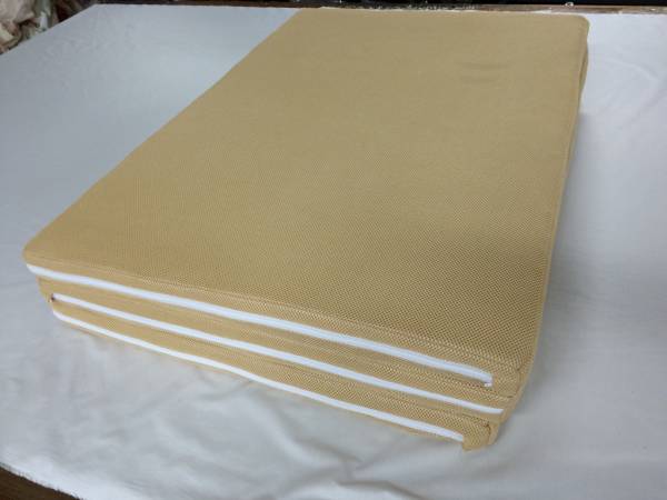 おまけ付き！！(*^^)v　三つ折り★ほんの少しの訳あり・・・(;´・ω・)　東洋紡ブレスエアーS寸三折りカバー込み厚さ55㎜オーバー★_3