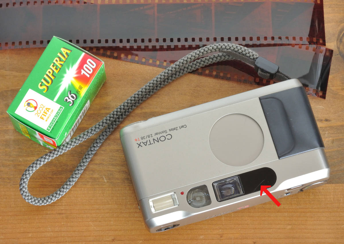 Contax コンタックス T2 チタンシルバー データバック CX-T2付き キレイに撮れます CONTAX コンタックス T2 チタンシルバー（データ
