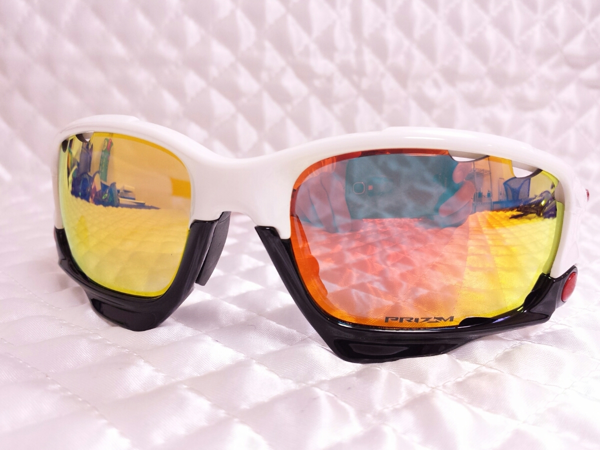 OAKLEYオークリー スポーツサングラス ホワイト×ブラック×レッドカラー