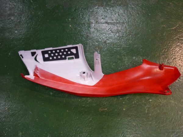 ホンダ　NSX250R SP MC28 HRCカラー 左シートカウル　純正品 NSR250R MC28 SP HRCカラー 純正シートカウル 左 HONDA 1995年製