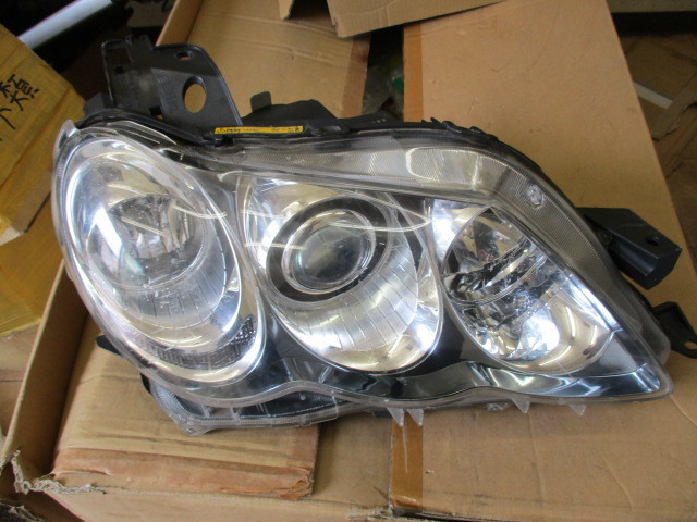 中古品☆GRX121 120系 前期 マークX HID 純正右ヘッドライト バラスト