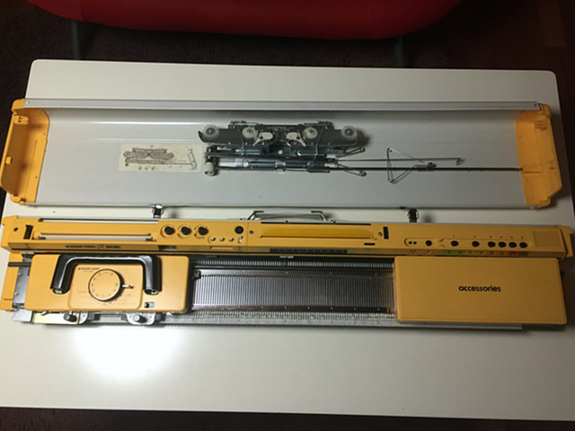 SILVER REED シルバーリード あむあむ SK-561 編み機 編機 中古 SILVER REED シルバーリード あむあむ SK-561 編み機 編機 中古