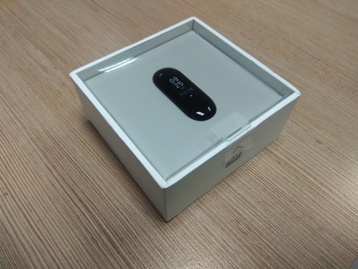 「新品」激安 Xiaomi Mi Band3 タッチパネル 水深50m耐水 リアルタイム心拍計測 天気・着信コール表示 連続作動20日間 BLACK 海外から発送_1