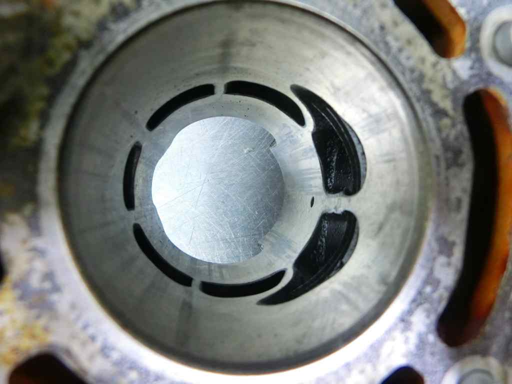 RGV250γシリンダーNo.1、22D0 69A1、ジャンク☆VJ22A、RGV250ガンマ