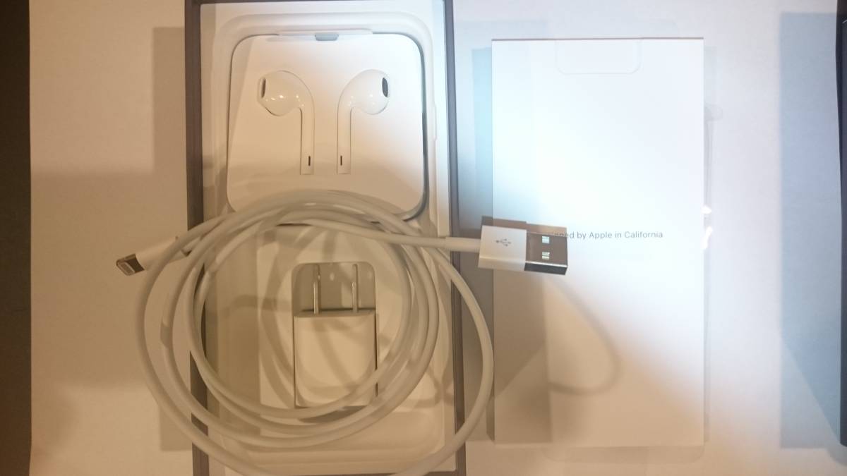 au iPhone8 64GB スペースグレイ SIMロック解除済み、利用制限○ （simフリー）美品_2