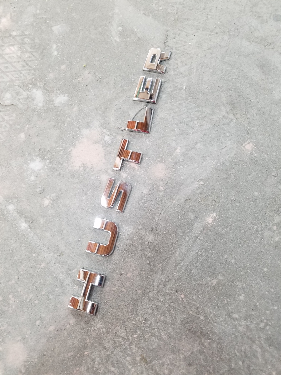 定番，低価 スズキ ハスラー MR31S MR41 純正 オプション フロント エンブレム Jスタイル 1700キロ外し(スズキ)｜売買されたオークション情報、yahooの商品情報をアーカイブ公開 - オークファン スズキ