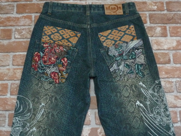 定番，HOT ☆◇総パイソン柄＆風神雷神の爆刺繍□絡繰魂