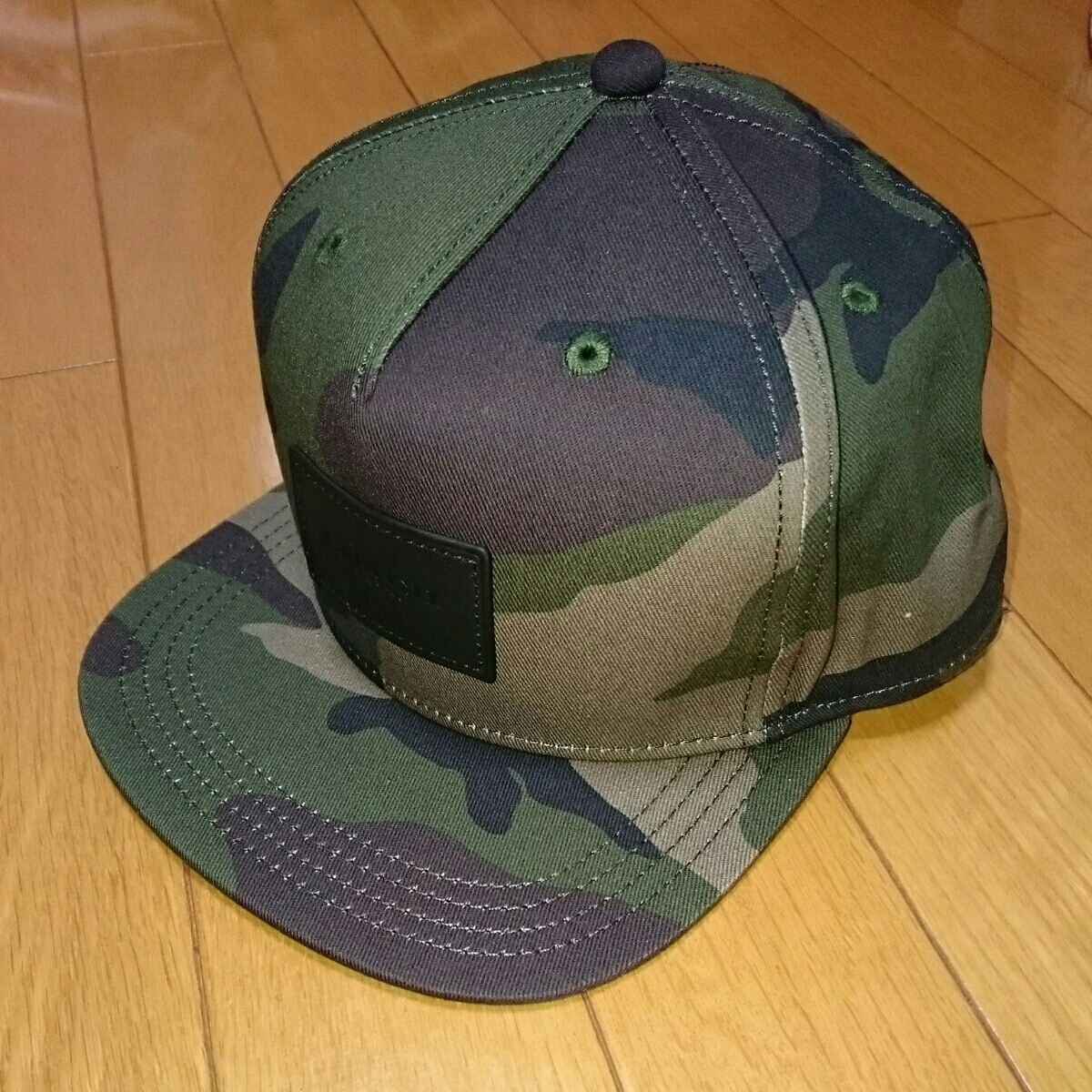 【新品】COACH コーチ CAMO FLAT BRIM HAT キャップ 正規品 ストリート ストレートキャップ　ベースボールキャップ 迷彩 メンズ レディース Hat Brim Flat カモフラージュ レザー Cap)